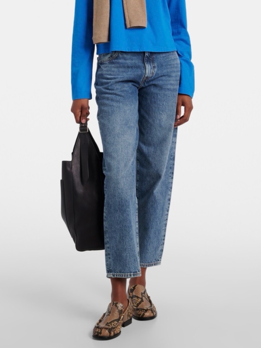 NWT. Frame The Candle Mid Rise Tapered Jeans, Medium Blue, Size 25